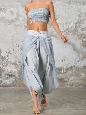 NWOT Flowy skirt/pants size S